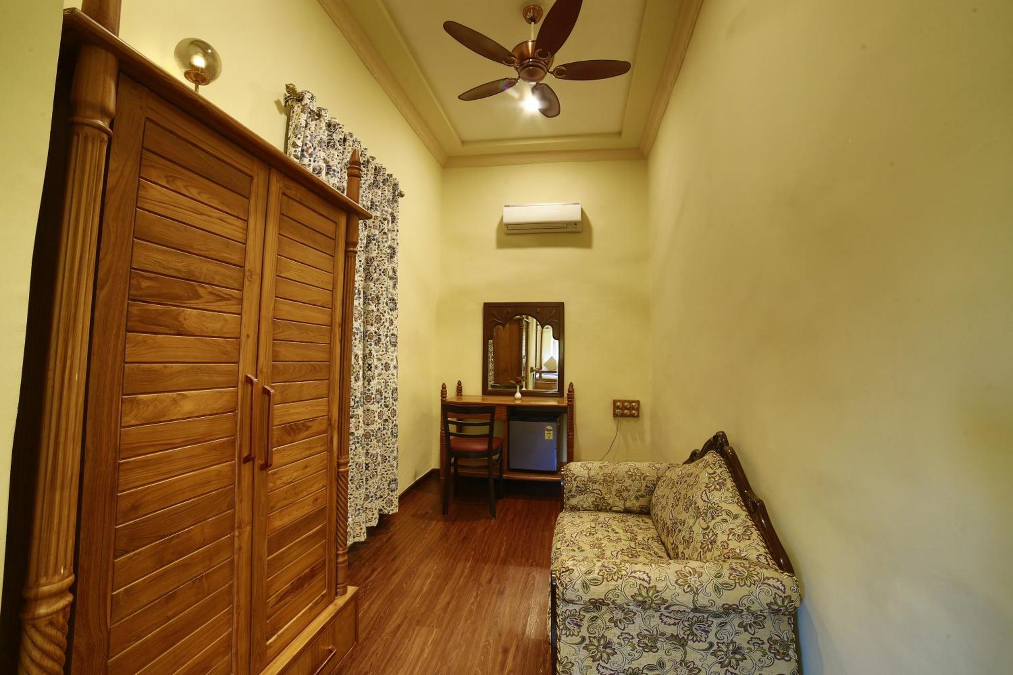 Briars Heritage Mount Abu Exterior photo