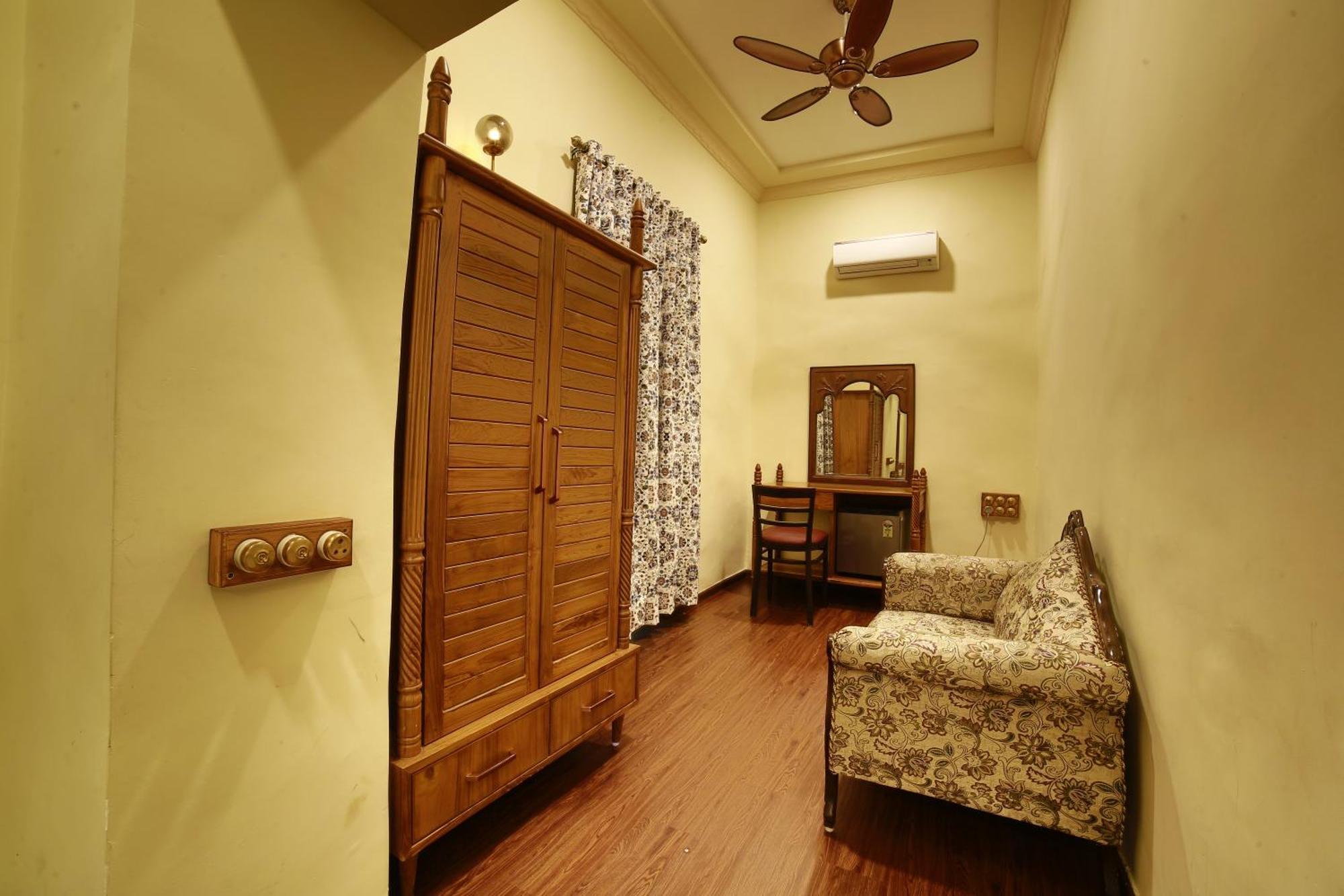 Briars Heritage Mount Abu Exterior photo